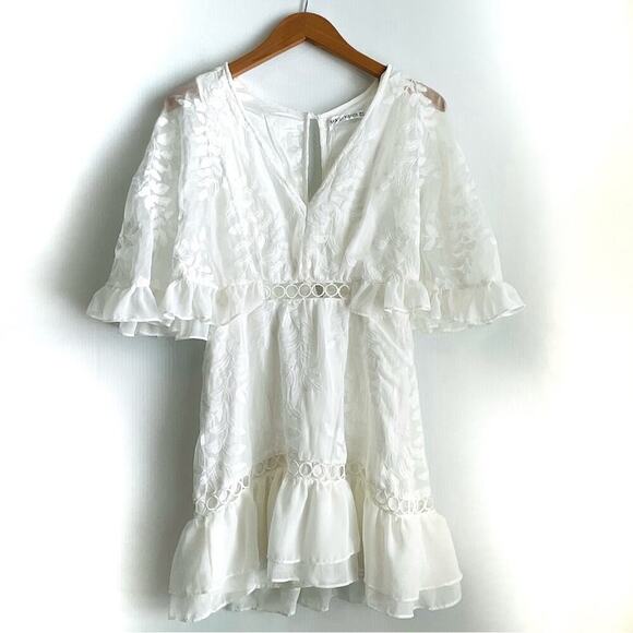 Saints + Secrets sheer embroidered ruffle style v-neck keyhole back sz S white - Picture 2 of 15